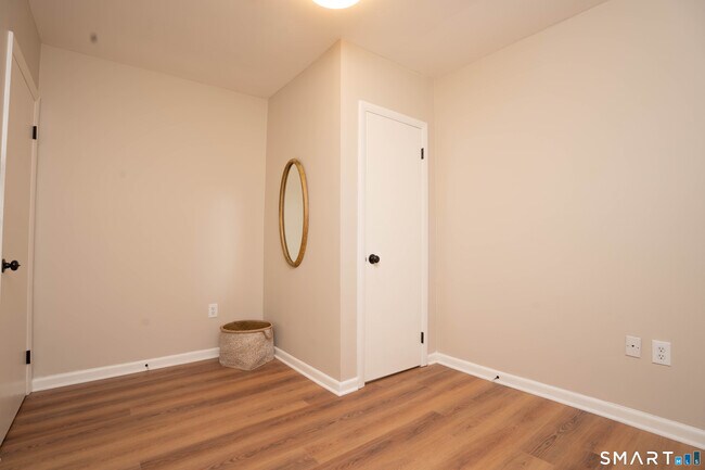 Building Photo - 31 Hall Ave