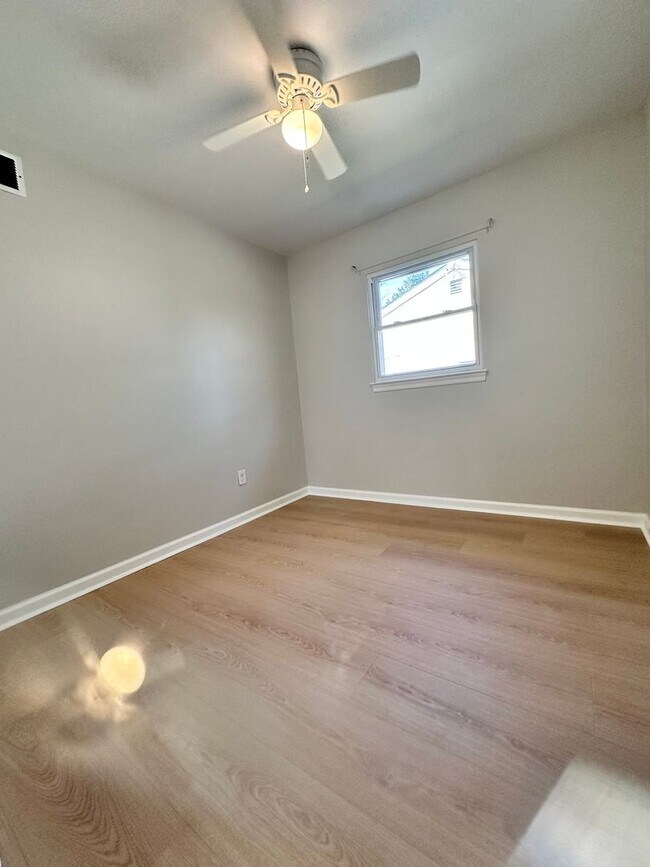 Building Photo - Diamond Springs Rd, Virginia Beach