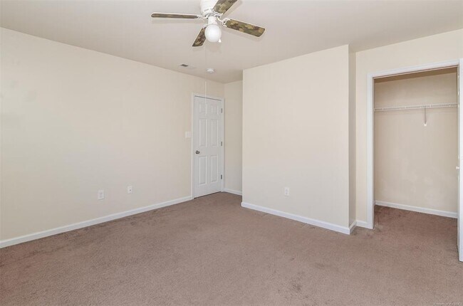 Building Photo - 9001 Cocos Path