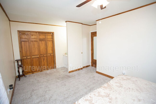 Building Photo - 207 Empress Ct