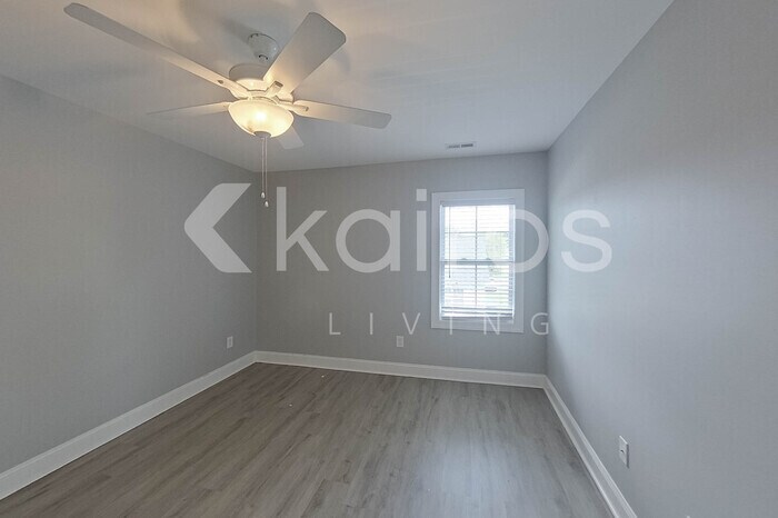 Building Photo - 3709 Oak Leaf Wy