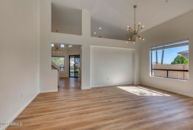 Building Photo - 12441 Via Ln
