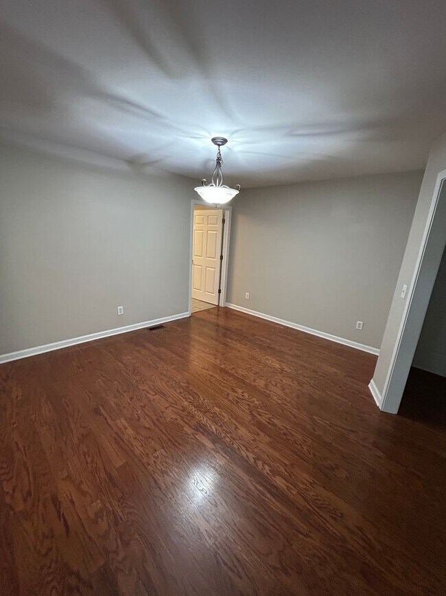 Building Photo - Spacious Ranch in Great Location!!!