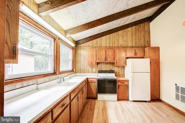 Building Photo - 8297 Squires Ln