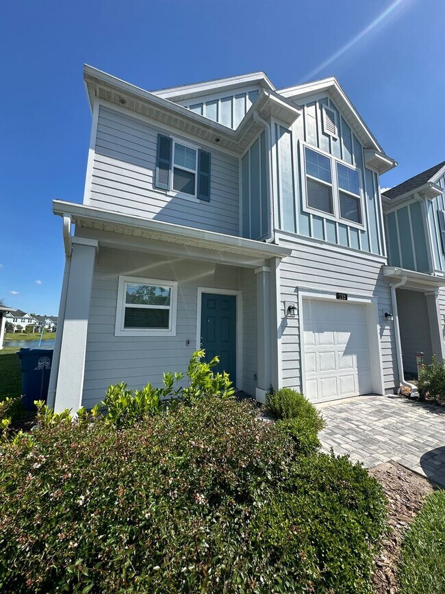 Building Photo - Beachwalk Lifestyle Starts Here!