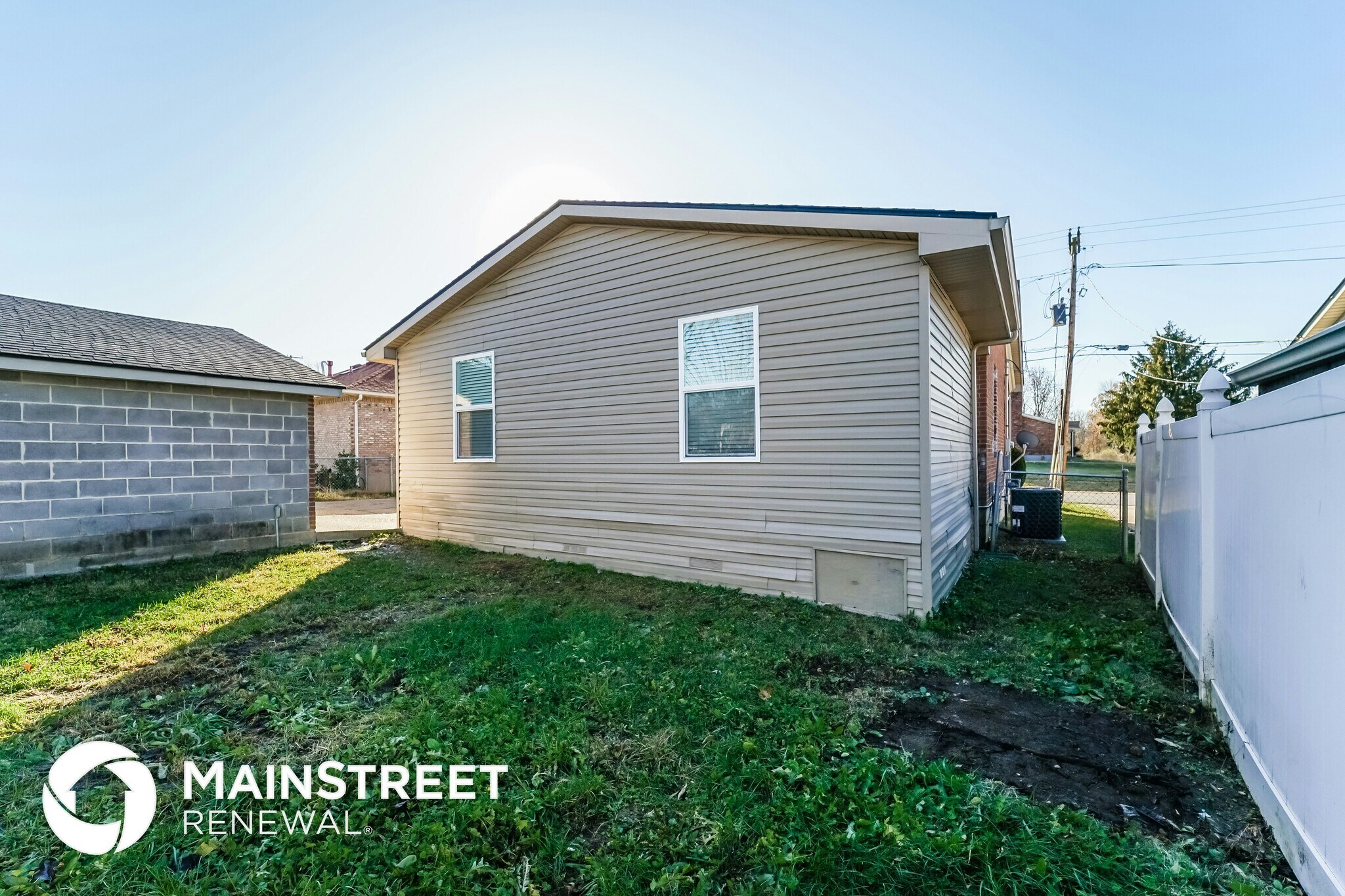 Building Photo - 3815 Hillcross Dr