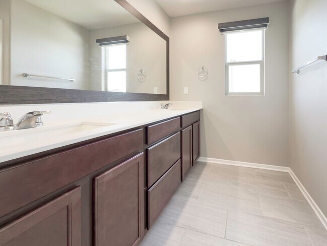 Building Photo - Beautiful 2 Story 5 Bedroom SOLAR Home + L...