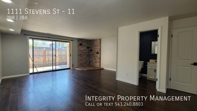 Building Photo - 1111 Stevens St