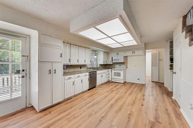 Building Photo - 2119 Wilson Dr