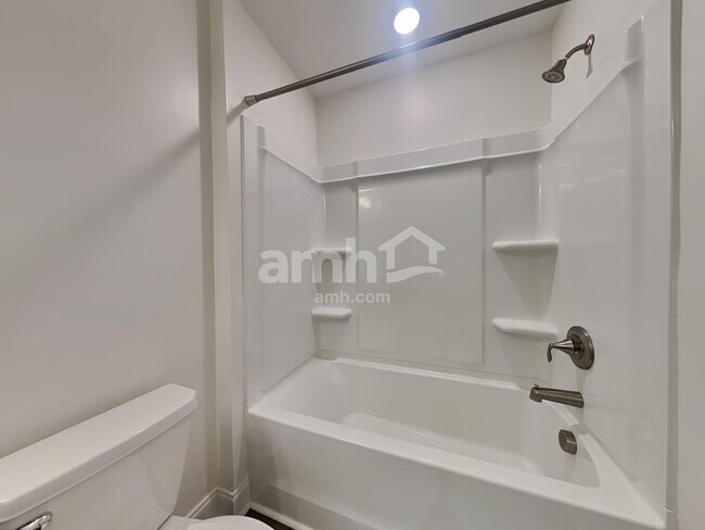 Building Photo - 309 Azore Way