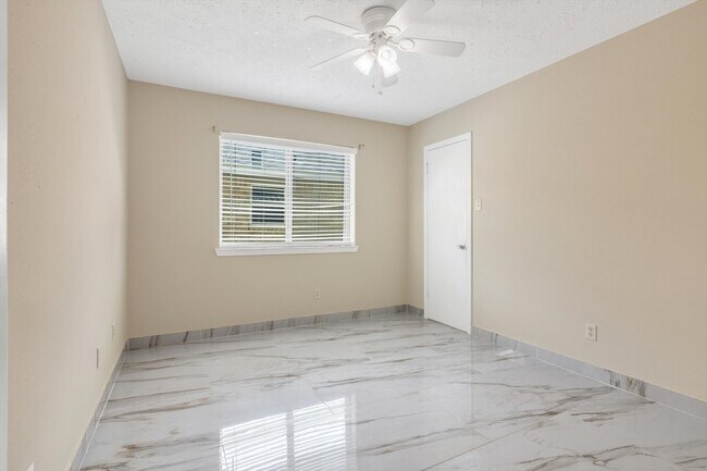 Building Photo - 7431 Ridgeberry Dr