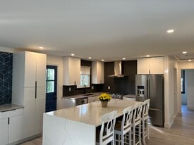 Building Photo - 1260 Dogwood Rd