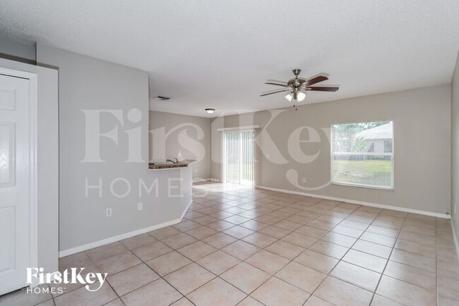 Building Photo - 1225 Schumann Dr