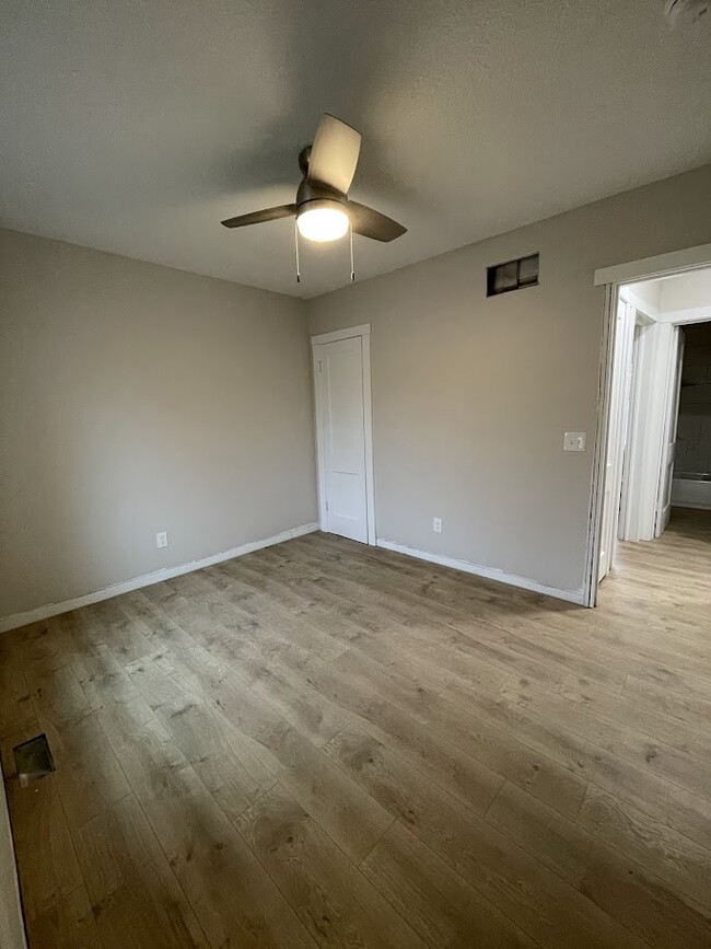 Bedroom 1, 1st floor - 2623 College Ave