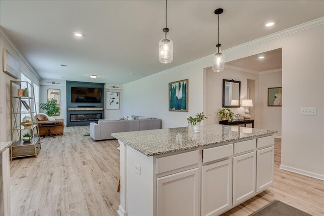 Building Photo - 6233 High Top Ln