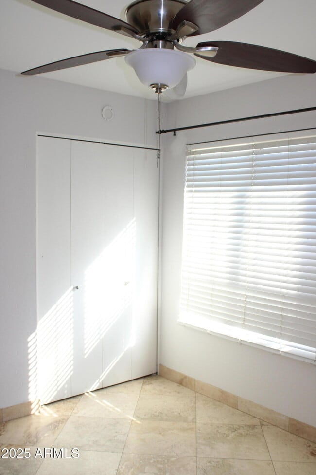 Building Photo - 4046 E Hidalgo Ave