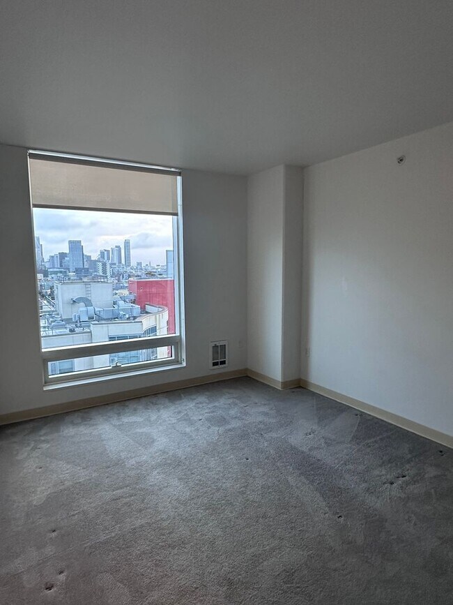 Building Photo - Beautiful 2 bedrooms 2 bath BMR unit in SOMA