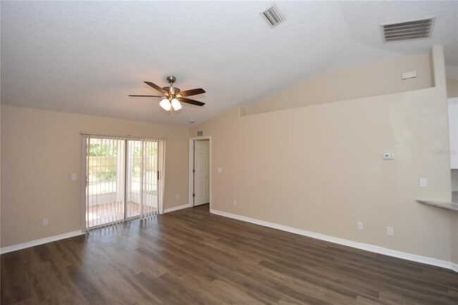 Building Photo - 6 Seckel Ct