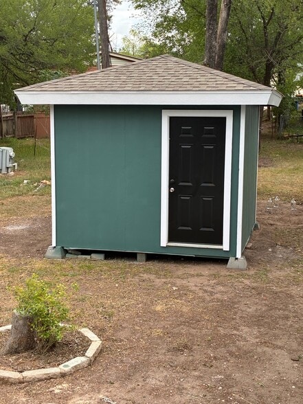 Building Photo - 1403 Darold Dr