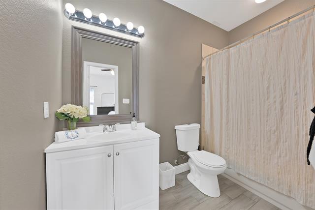 Building Photo - 3015 Columbus Ave