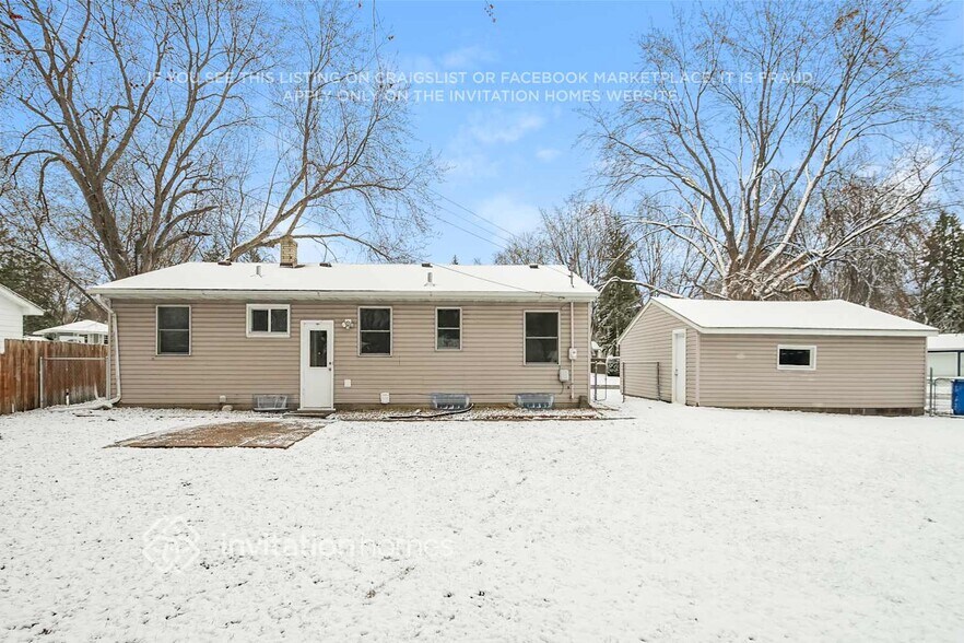 Building Photo - 2273 Sierra Dr