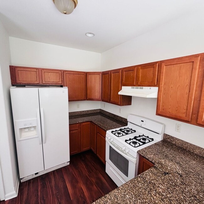 Building Photo - Located in the Highgates subdivision in Upper Macungie Township this 3 bedroom, 2.5 bath townhouse