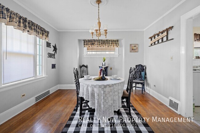 Building Photo - 3276 Tullamore Rd