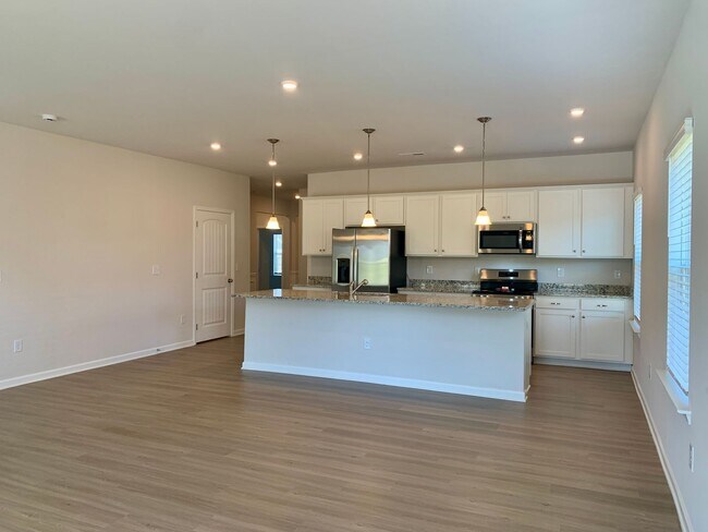 Building Photo - Beautiful Ranch Home in Sanford, Available...