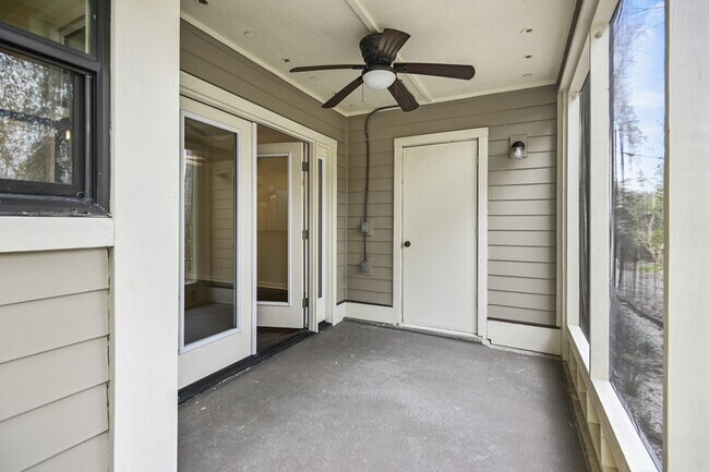 Building Photo - 1878 Montclair Dr