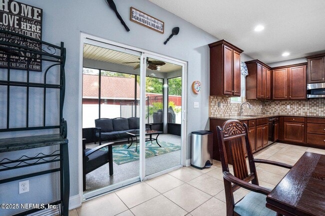 Building Photo - 11725 Paddock Gates Dr