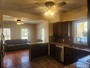 Building Photo - 2 Tolland Grn