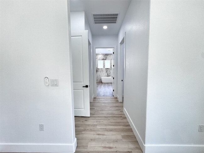 Building Photo - 3037 Rd 66124