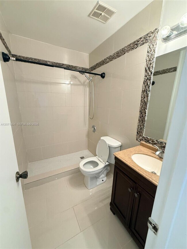 Building Photo - 9645 SW 148th Pl
