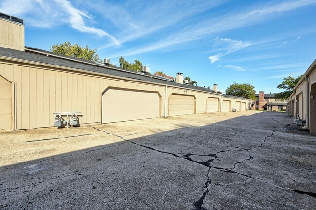 Building Photo - Cozy 2x1.5 Apartment in Oklahoma City loca...