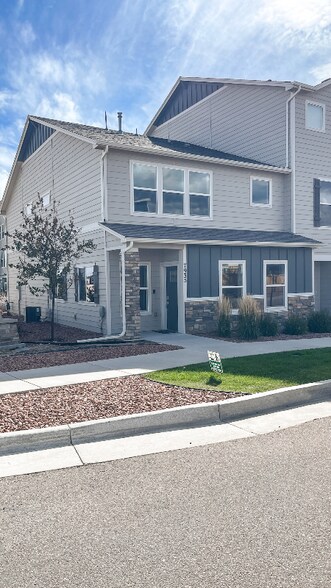 Building Photo - 7935 Shiloh Mesa Dr