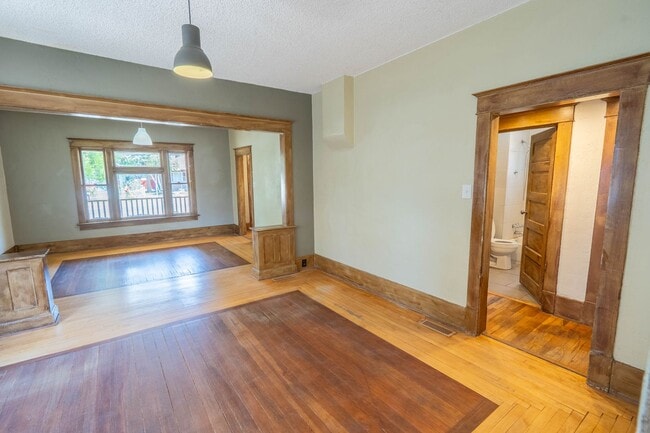 Building Photo - Single-Level 3 Bed / 2 Bath in Ogden — 1907 Charm Near Historic 25th Street