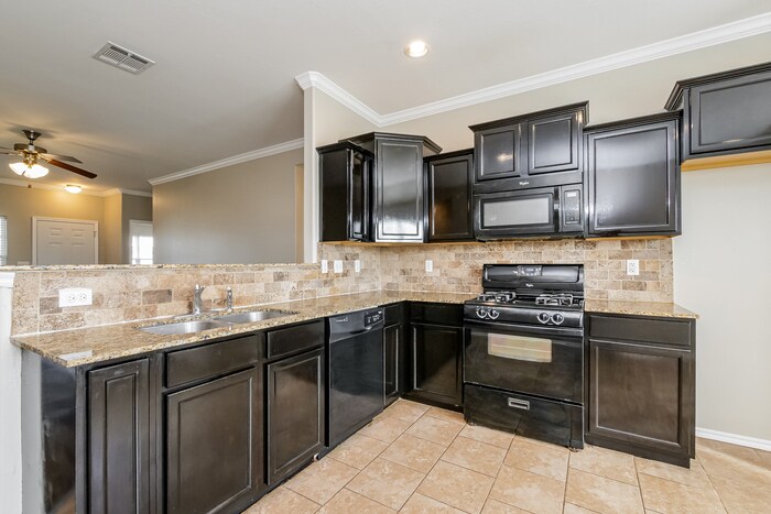 Building Photo - 13312 Beaumont Dr