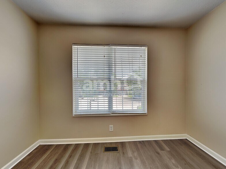 Building Photo - 5711 Briarwick Ct