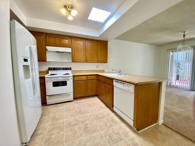 Building Photo - 3654 Summershore Ln