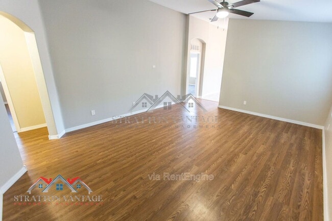 Building Photo - 6714 E Flynn Ave