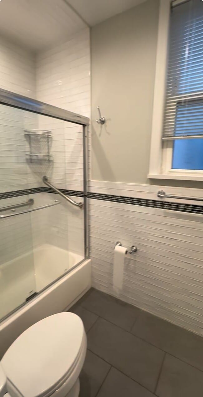 Building Photo - 8633 59th Ave