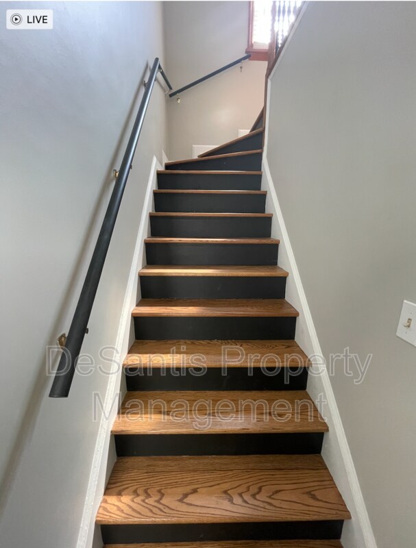 Building Photo - 811 California Ave