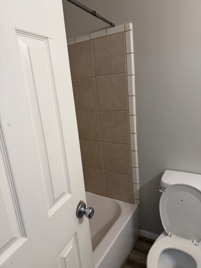 Building Photo - 270 Tampa Dr