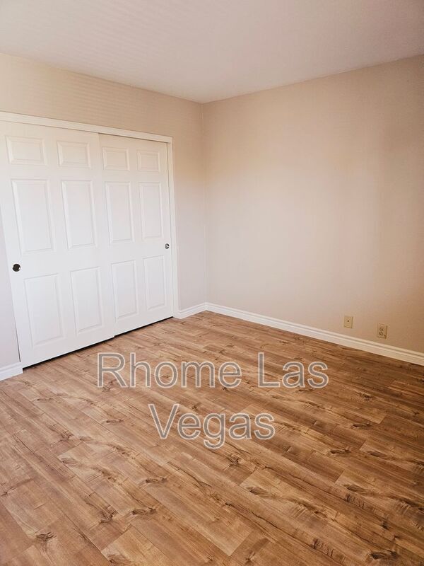 Building Photo - 5220 Indian River Drive