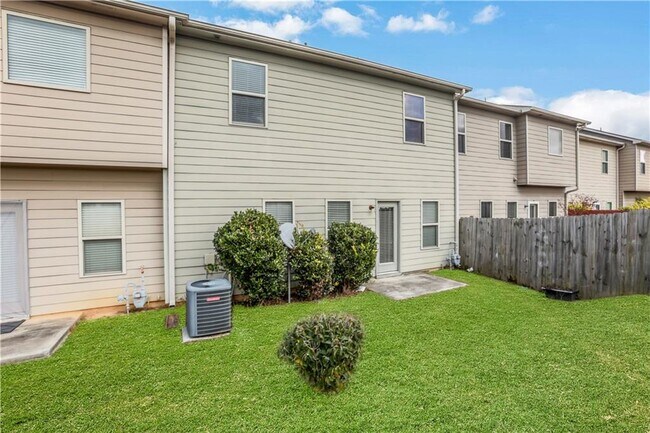 Building Photo - 2526 Morgan Chase Dr