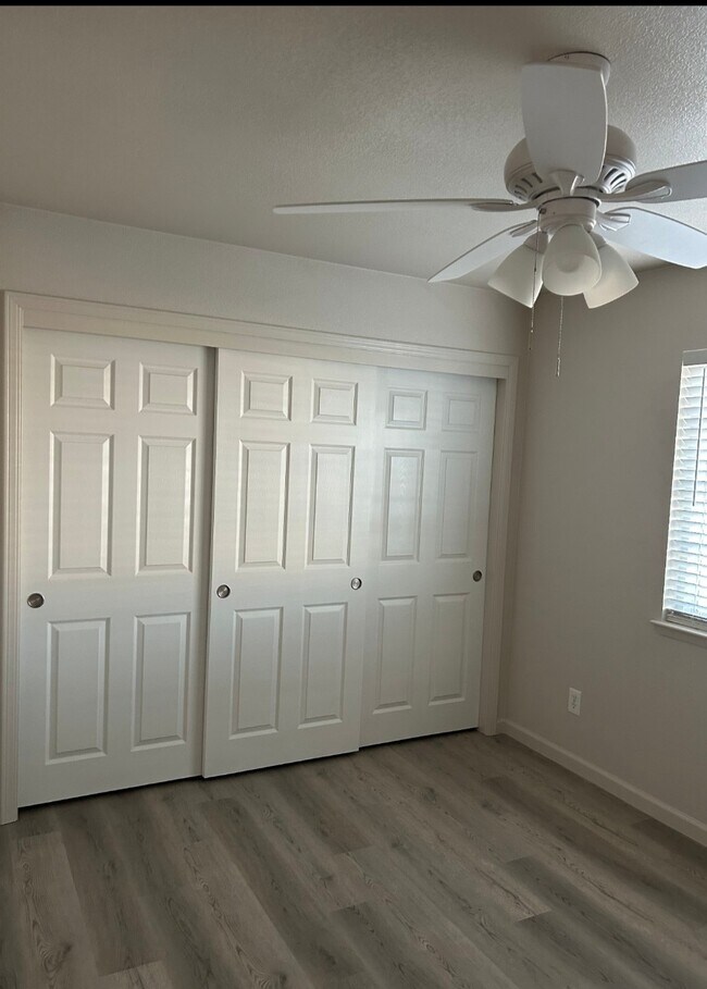 Building Photo - 1074 S Jordan Way