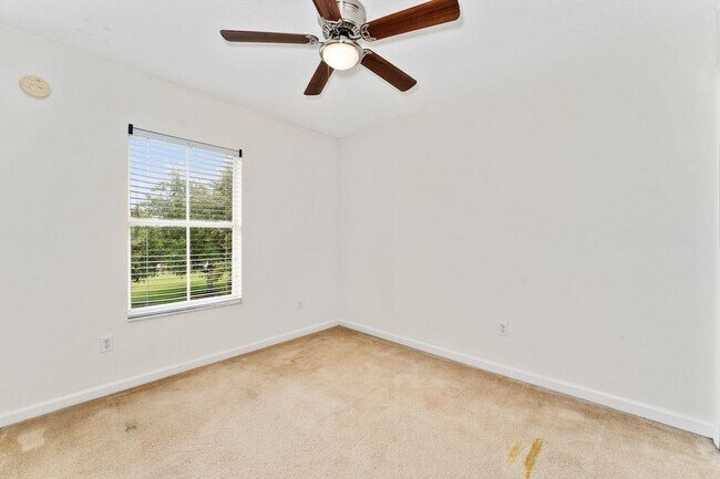 Building Photo - Nice 3/2.5 Townhouse in Enclave at Moss Pa...
