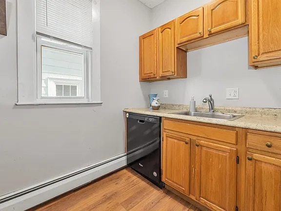 Building Photo - 6 Priesing St