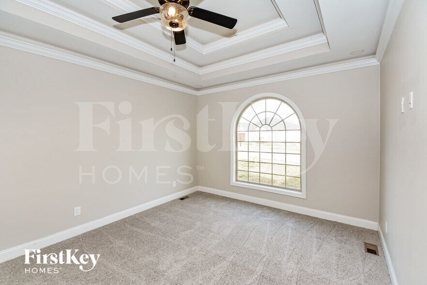 Building Photo - 372 Lowline Dr