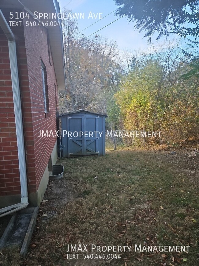 Building Photo - This property has a no security deposit op...